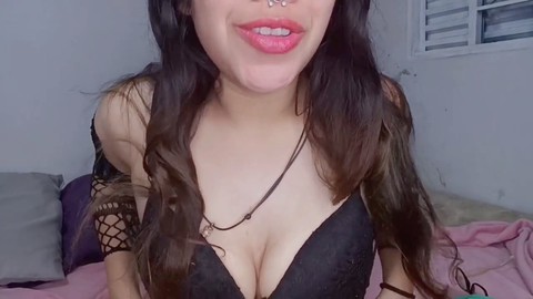 Arianasex guía a esta joven adolescente mientras se pone a cuatro patas, mostrando su trasero caliente y grande. Arianasex guía a esta joven adolescente mientras se pone a cuatro patas, mostrando su trasero caliente y grande.