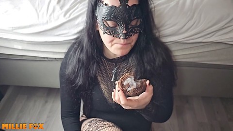 Millie Milf Fox genießt etwas Jism mit ihrem Keks-Spaß
