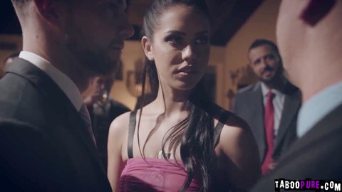 Vidéos porno “pure taboo”, latine, doigter