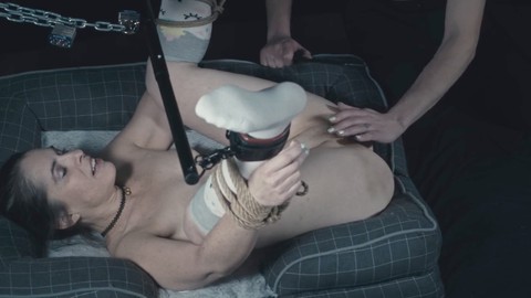 질내사정, 사슬, 때리는