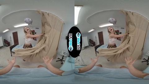 WetVR: La traviesa rubia Anya Olsen se cuela en un apartamento para una clínica de creampie en realidad virtual