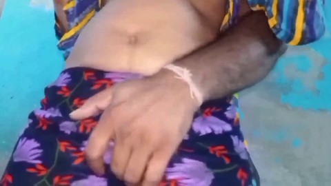 La bella Desi Lalita viene martellata in piedi in una intensa scena hardcore indiana!