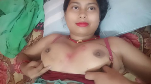 La bhabhi del pueblo desi disfruta de un sexo ardiente al estilo tradicional desi